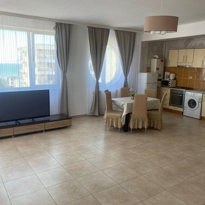 Location d’un appartement confortable de 3 pièces, 140 m², dans le quartier Mamaia, Constanța, Roumanie